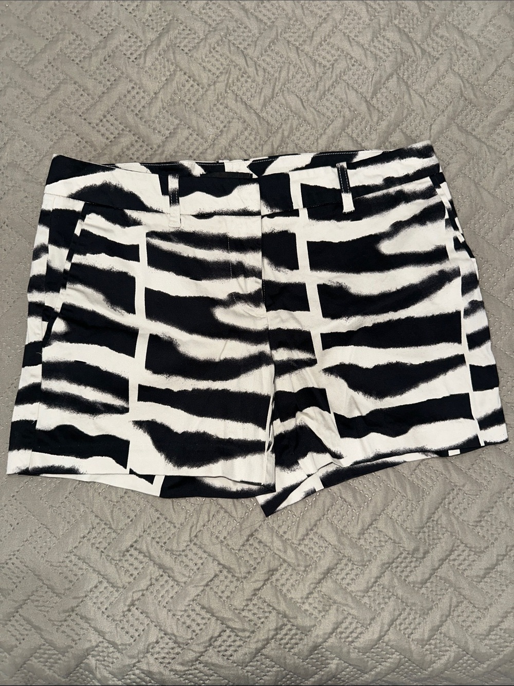 Black & White Graphic Print Women’s Shorts